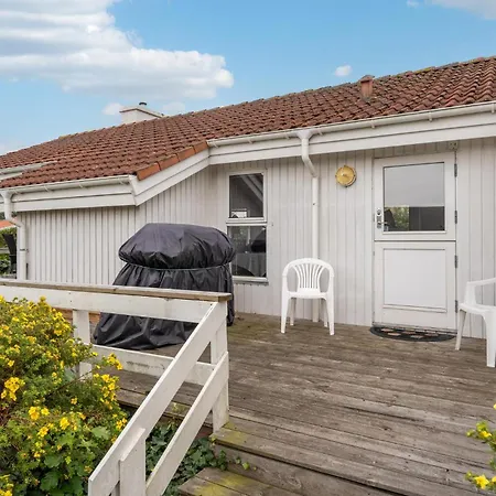 Amazing In With Kitchen Holiday home