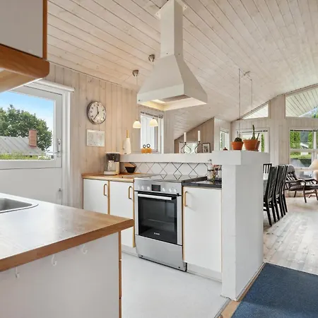 Amazing In With Kitchen Holiday home