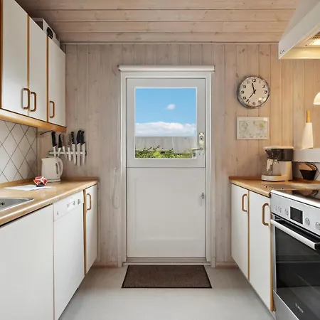Amazing In With Kitchen Holiday home