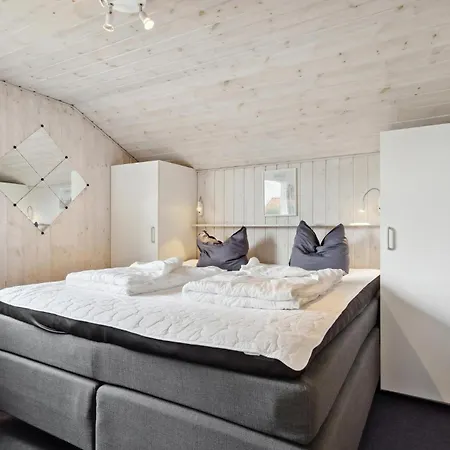 Amazing Home In Hejls With House Sea View * Hejls
